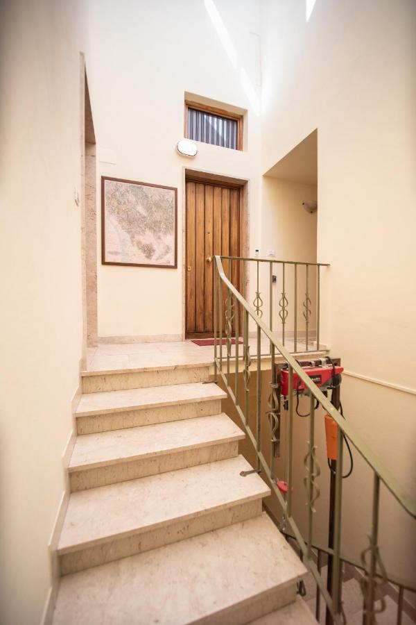 דירות לוקה Residenza Al Pavone Luxury With Terrace מראה חיצוני תמונה
